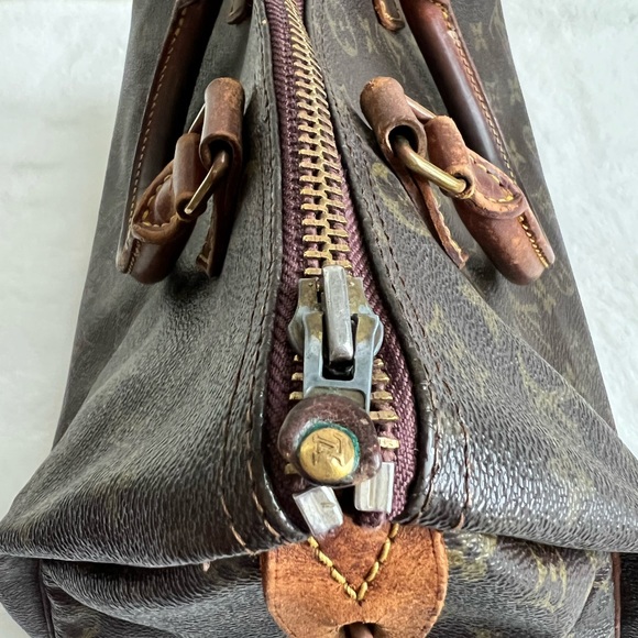 Authentic Louis Vuitton Speedy 30 Vintage (Fair Condition) - Picture 12 of 15